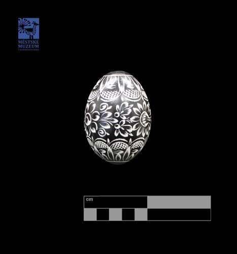 Vyškrabávaná černá kraslice